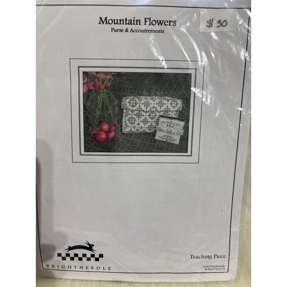 Mountain‎ Flowers Purse & Accoutrements Cross Stitch Kit - Picture 1 of 4